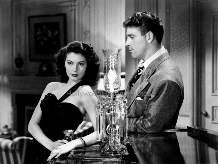 Burt Lancaster, Ava Gardner The Killers 1946 wm.jpg
